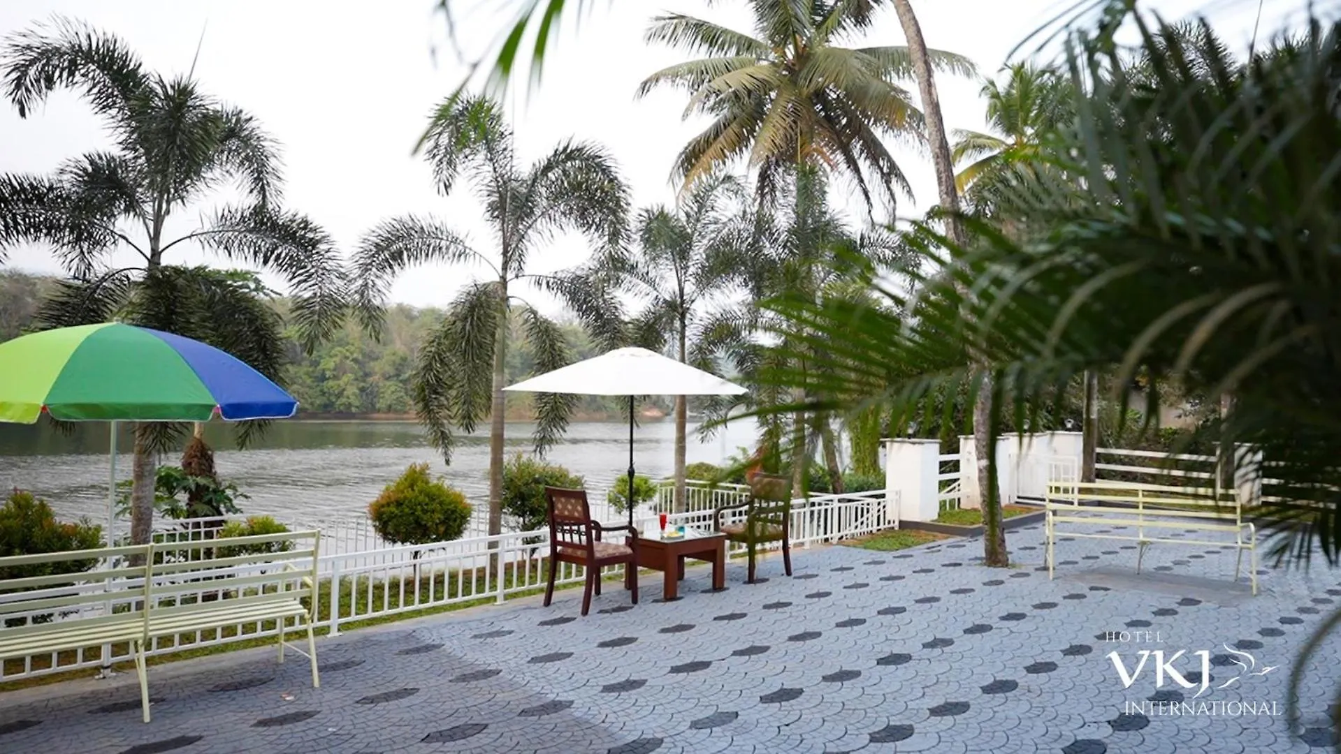 Hotel Vkj International Kuttampuzha Thattakād