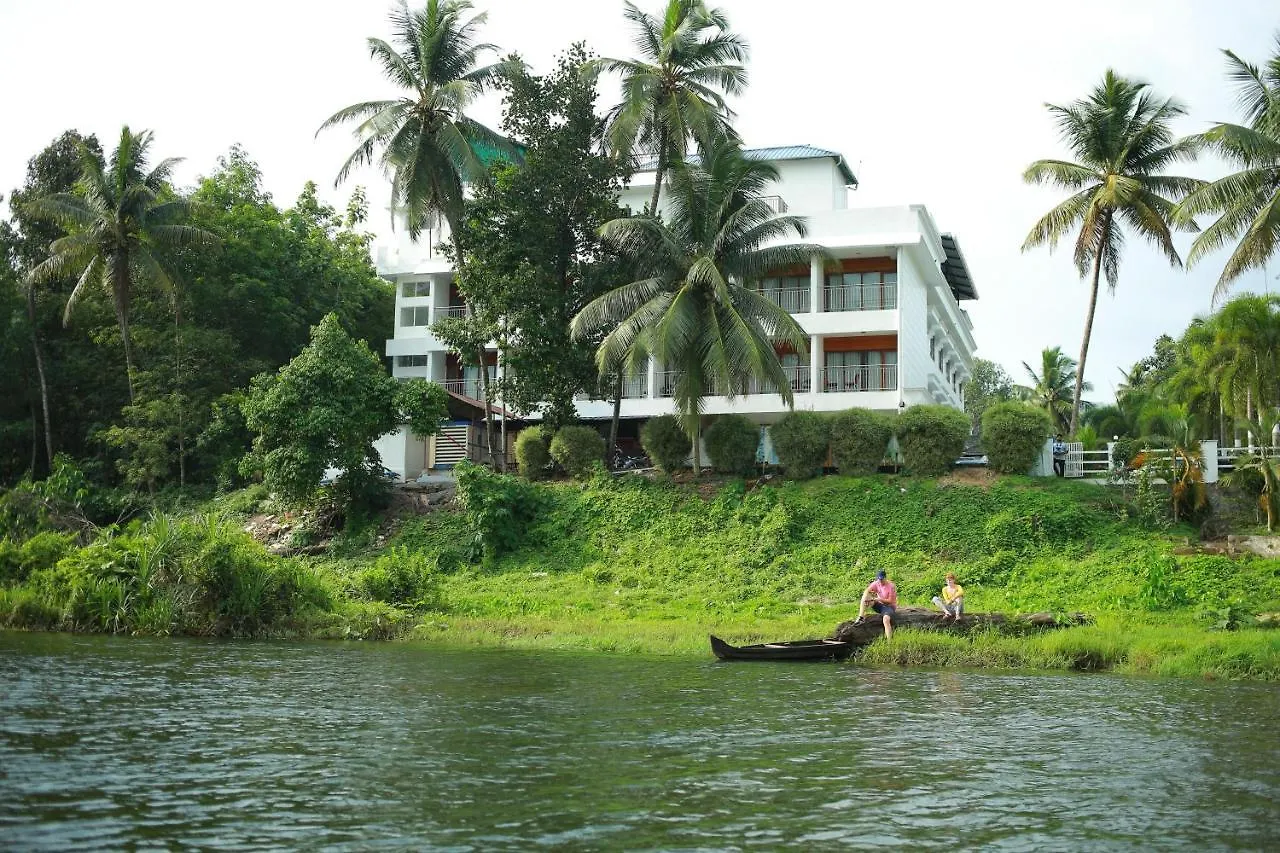 Hotel Vkj International Kuttampuzha Thattakād 4*,  印度