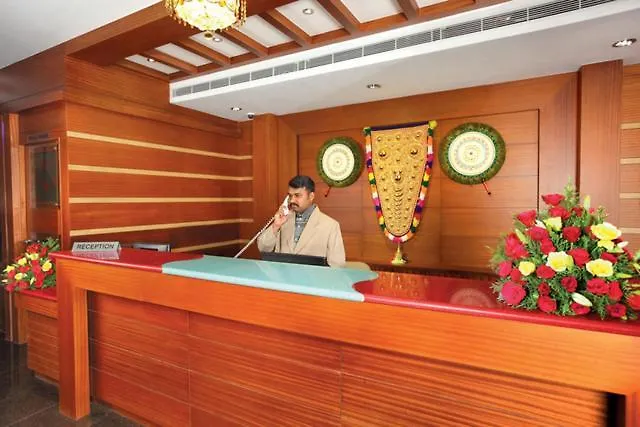 Hotel Vkj International Kuttampuzha Thattakād