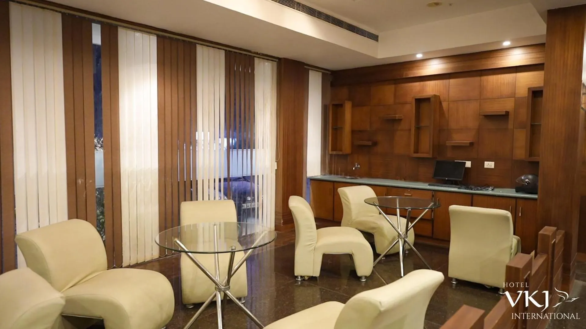 Hotel Vkj International Kuttampuzha Thattakād