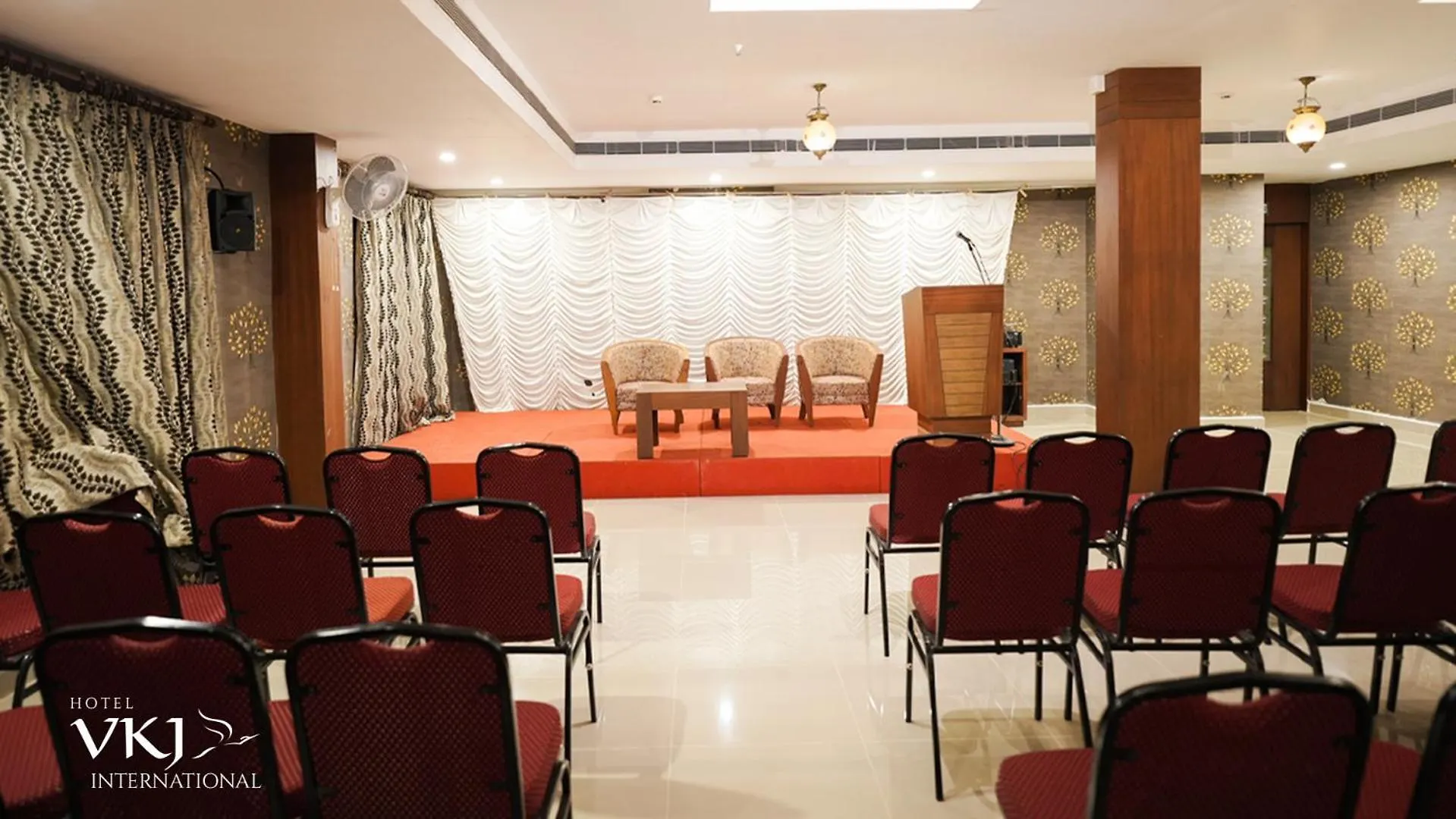 Hotel Vkj International Kuttampuzha Thattakād 4*,